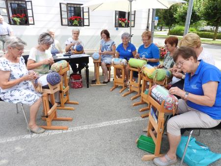 Čipke so tudi lahko izjemno lepo darilo